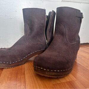 Sandgrens Brown Suede Clog Boots